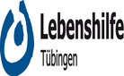 Logo der Lebenshilfe Tübingen: Es zeigt einen stilisierten, blauen Wasserfleck und den Schriftzug "Lebenshilfe Tübingen" in schwarzer Schrift. Das Logo vermittelt eine Botschaft der Unterstützung und Hilfe für Menschen mit Behinderung.